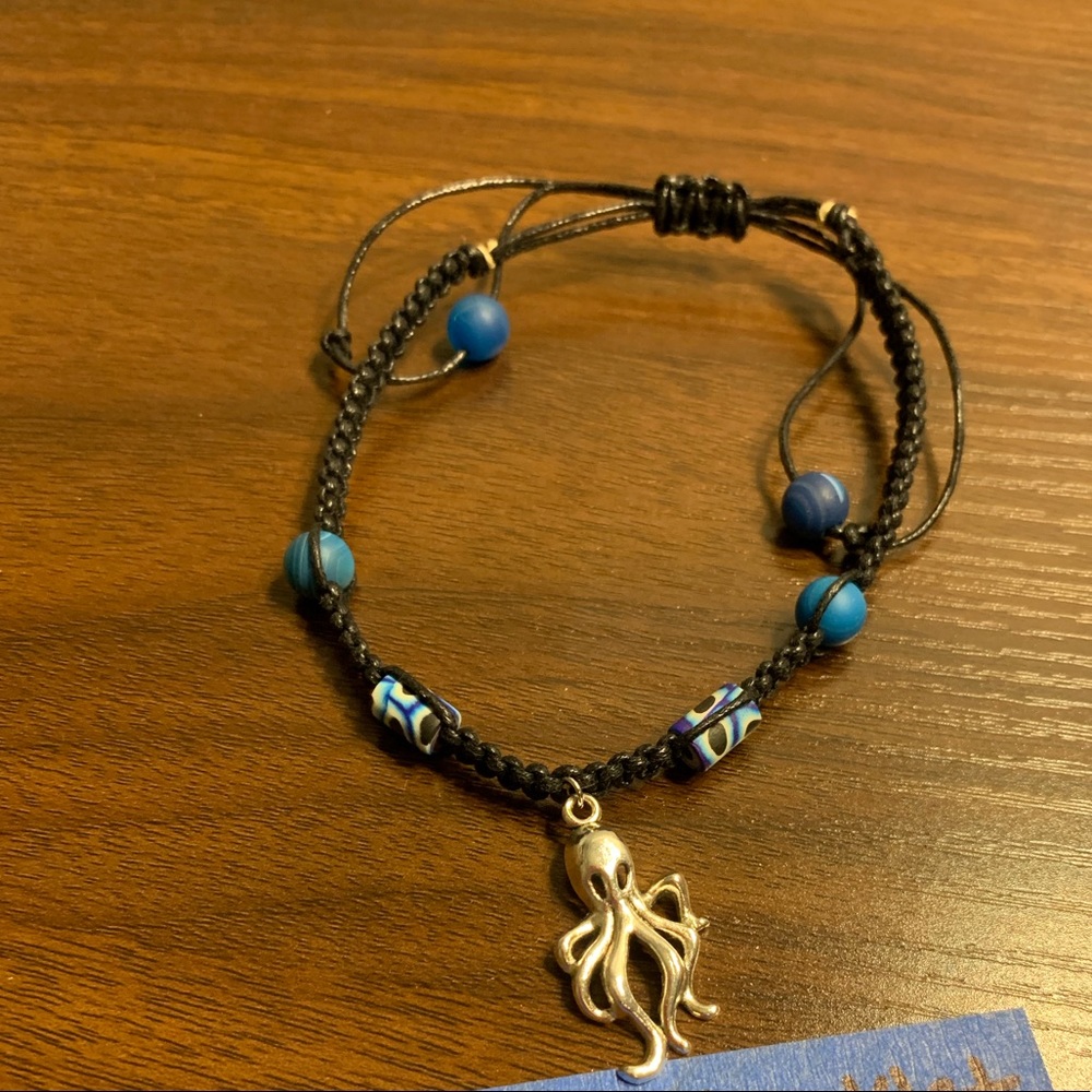 Adjustable hemp bracelet